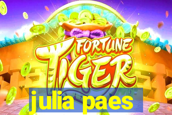 julia paes